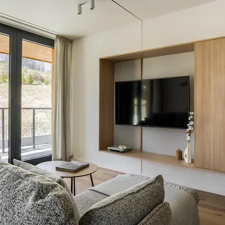 Lägenhetshotell Tatrytop Sloneczna Jacuzzi & Sauna 3*